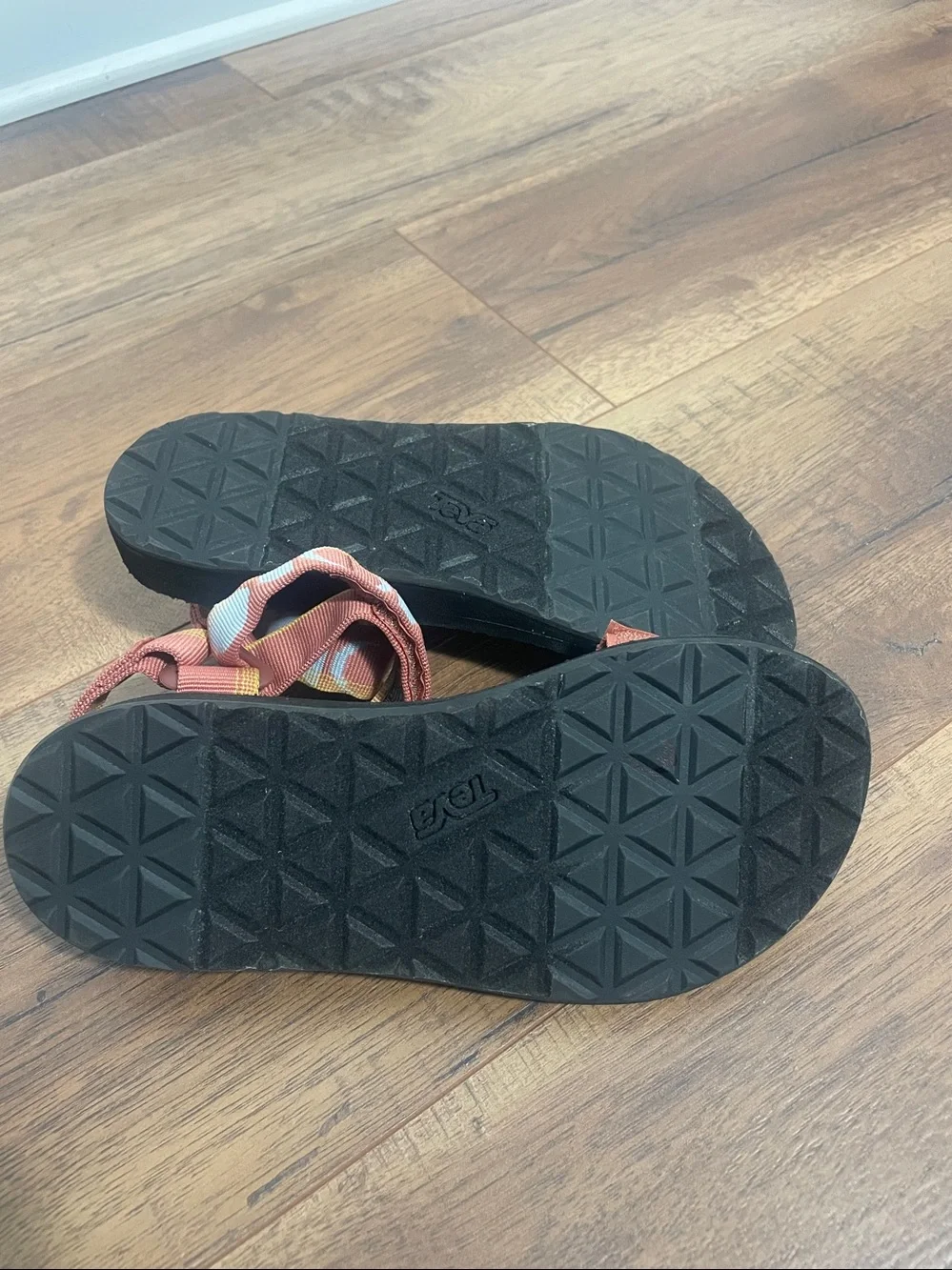 Teva Sandals Kids Size 5